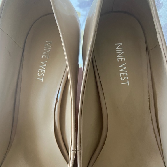 Nine West Cream Heels - Picture 3 of 9